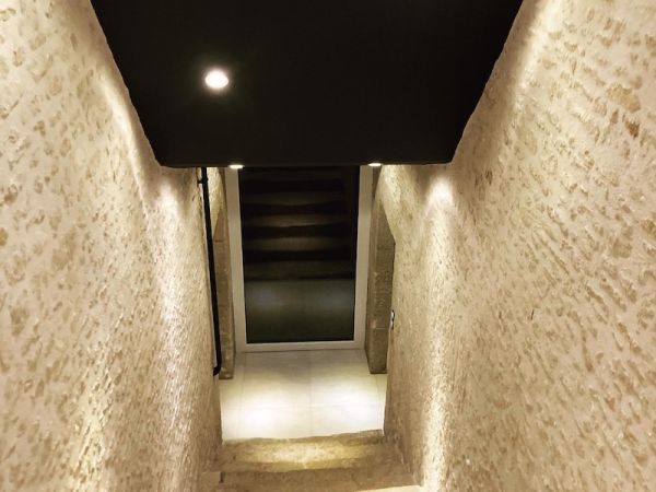 Escalier en pierre rénové : révéler le charme authentique d&rsquo;une maison ancienne