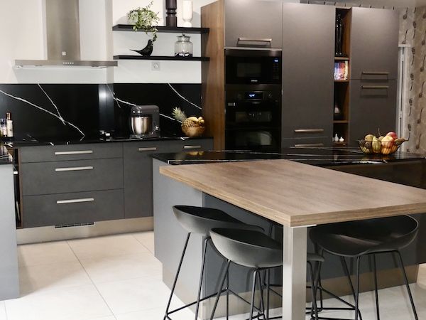 Cuisine moderne sur mesure : une transformation complète