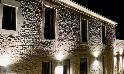 Rénovation façade pierre : révéler le caractère d&rsquo;une maison ancienne