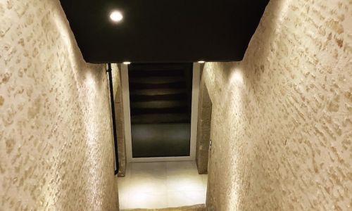 Escalier en pierre rénové : révéler le charme authentique d&rsquo;une maison ancienne